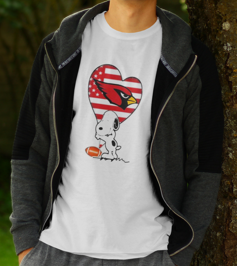 Arizona Cardinals NFL Football Peanuts Movie Snoopy Hugging Heart T-Shirt