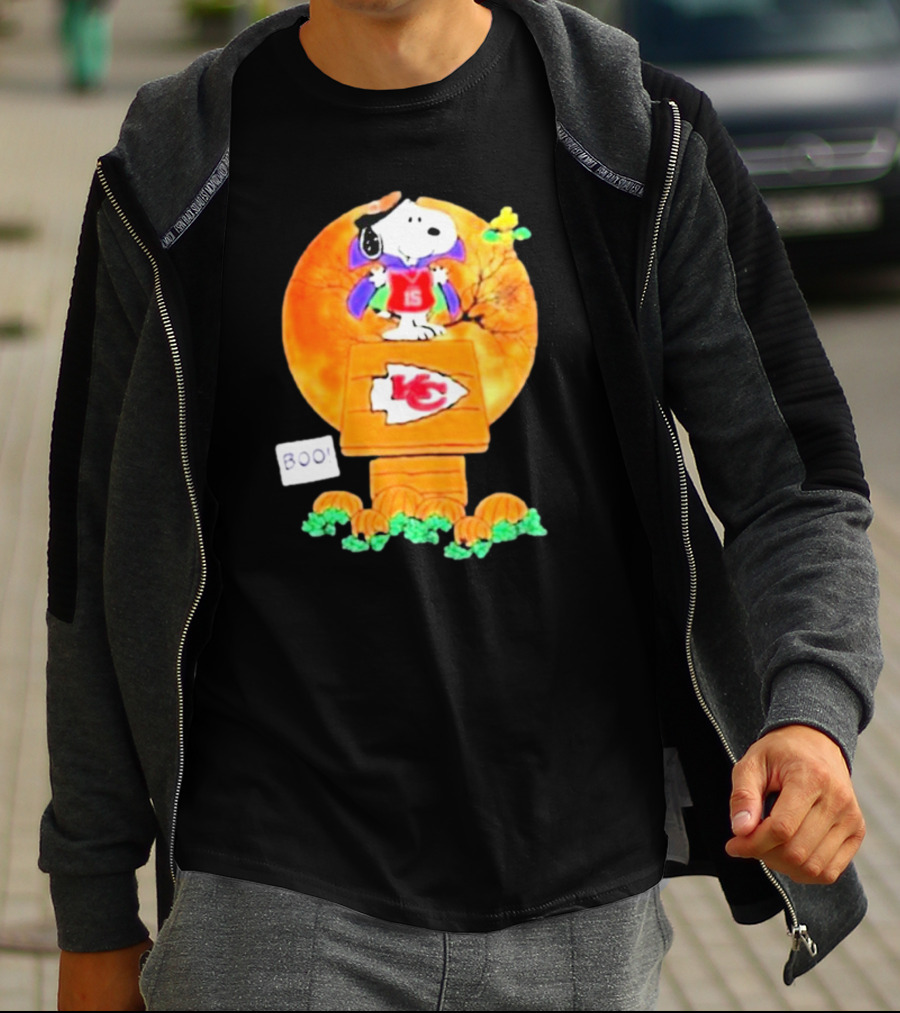 Snoopy Woodstock Witch Boo Kansas City Chiefs Halloween Peanuts Charlie Brown 15 T-Shirt