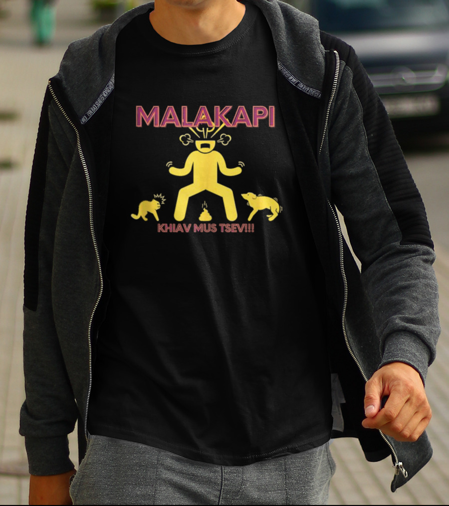 MALAKAPI Khiav Mus Tsev Funny Angry Figure Surrounded By Animals T-Shirt