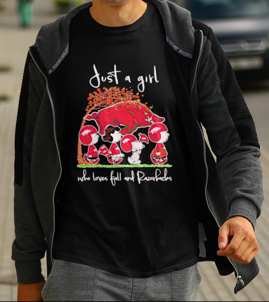 Just A Girl Who Loves Fall And Razorbacks With Peanuts Characters Under Autumn Tree T-Shirt