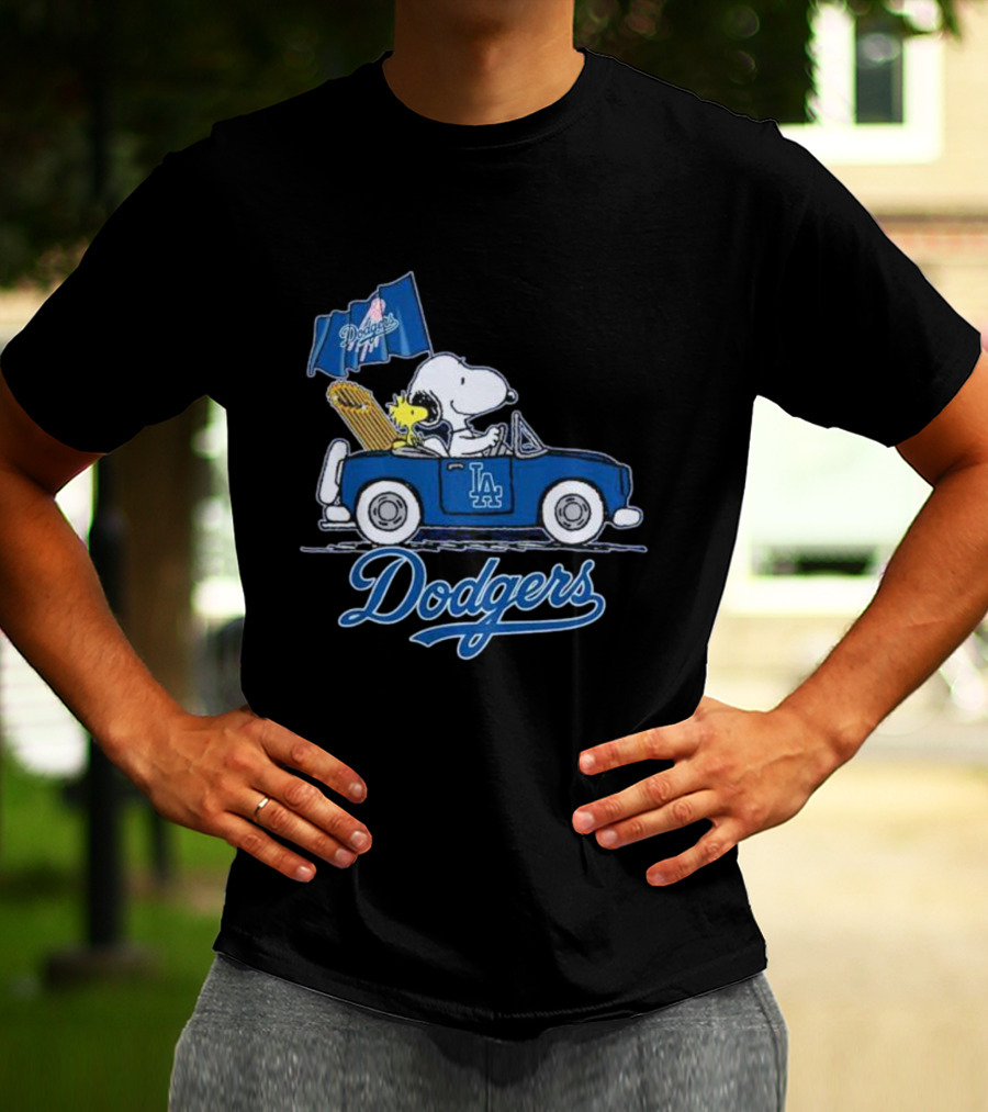 Snoopy And Woodstock Driving LA Dodgers Car With Flag T-Shirt