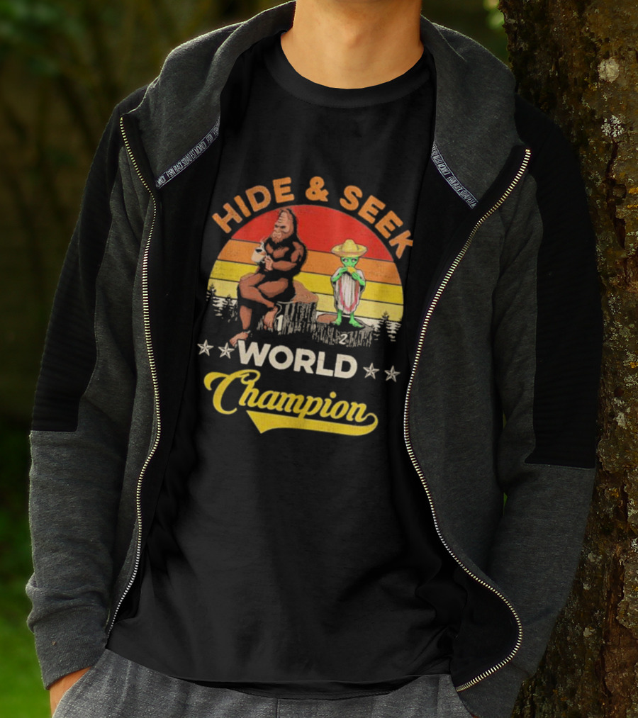 Hide And Seek World Champion Bigfoot Alien Vintage Retro T-Shirt