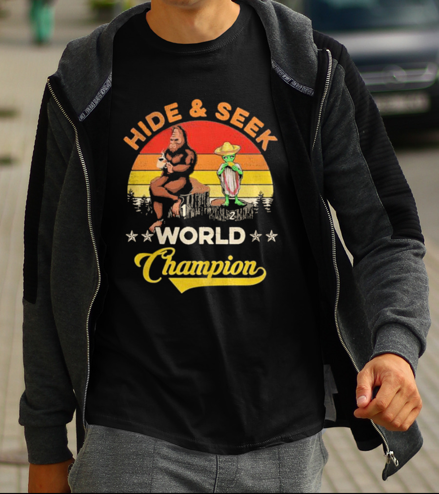 Hide And Seek World Champion Bigfoot Alien Vintage Retro T-Shirt