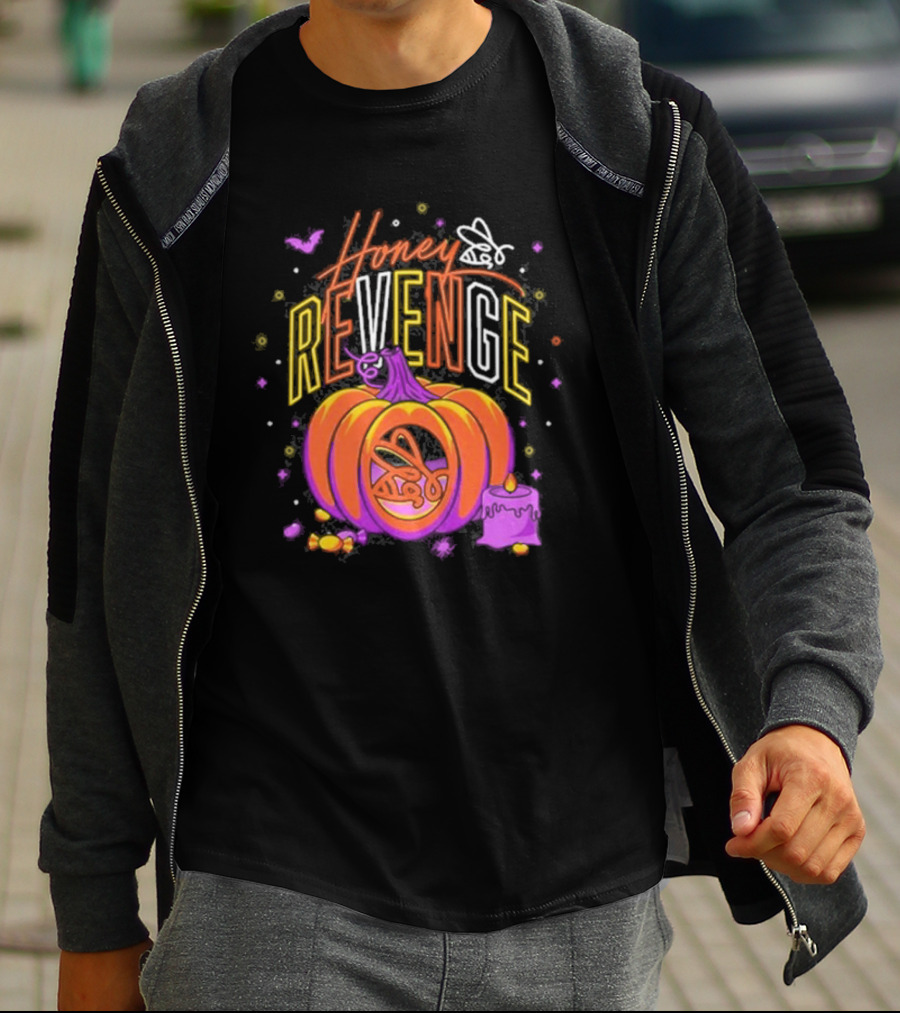 Honey Revenge Halloween Pumpkin Bee Spooky Cake T-Shirt