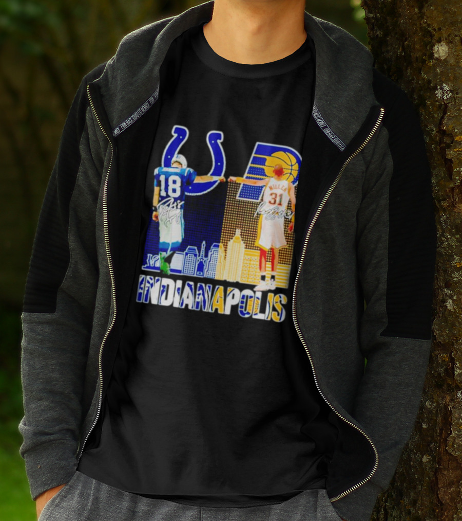 Indianapolis Colts Peyton Manning 18 Reggie Miller 31 Indiana Pacers Indianapolis Skyline T-Shirt