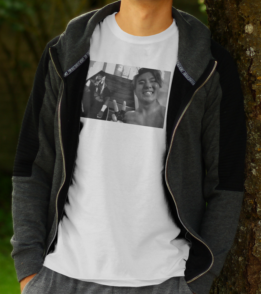 Master Wato El Desperado Peace Sign Selfie Stairs T-Shirt