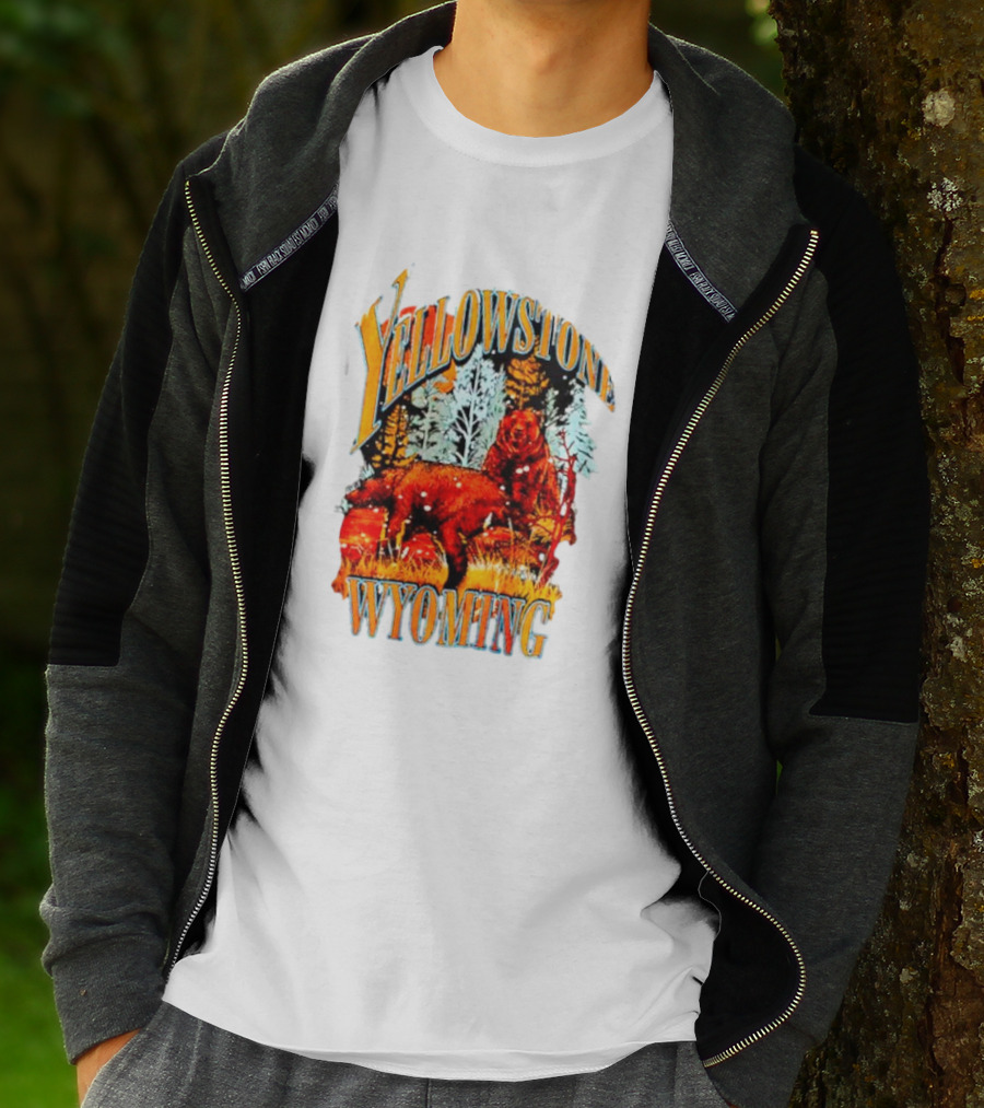 Yellowstone Wyoming Bears Wildlife Scenery T-Shirt