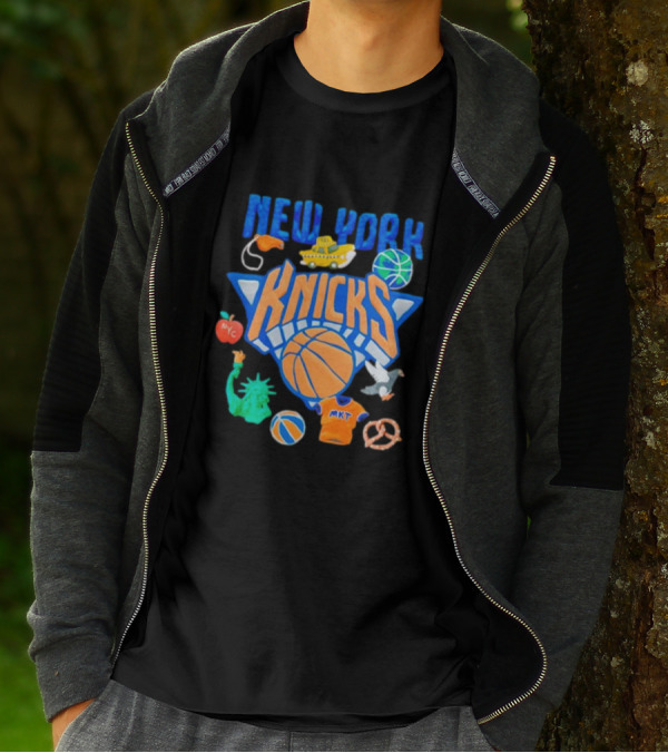 New York Knicks NBA Basketball Claymation NYC Statue Liberty Apple Pizza Taxi Pretzel Pigeon T-Shirt