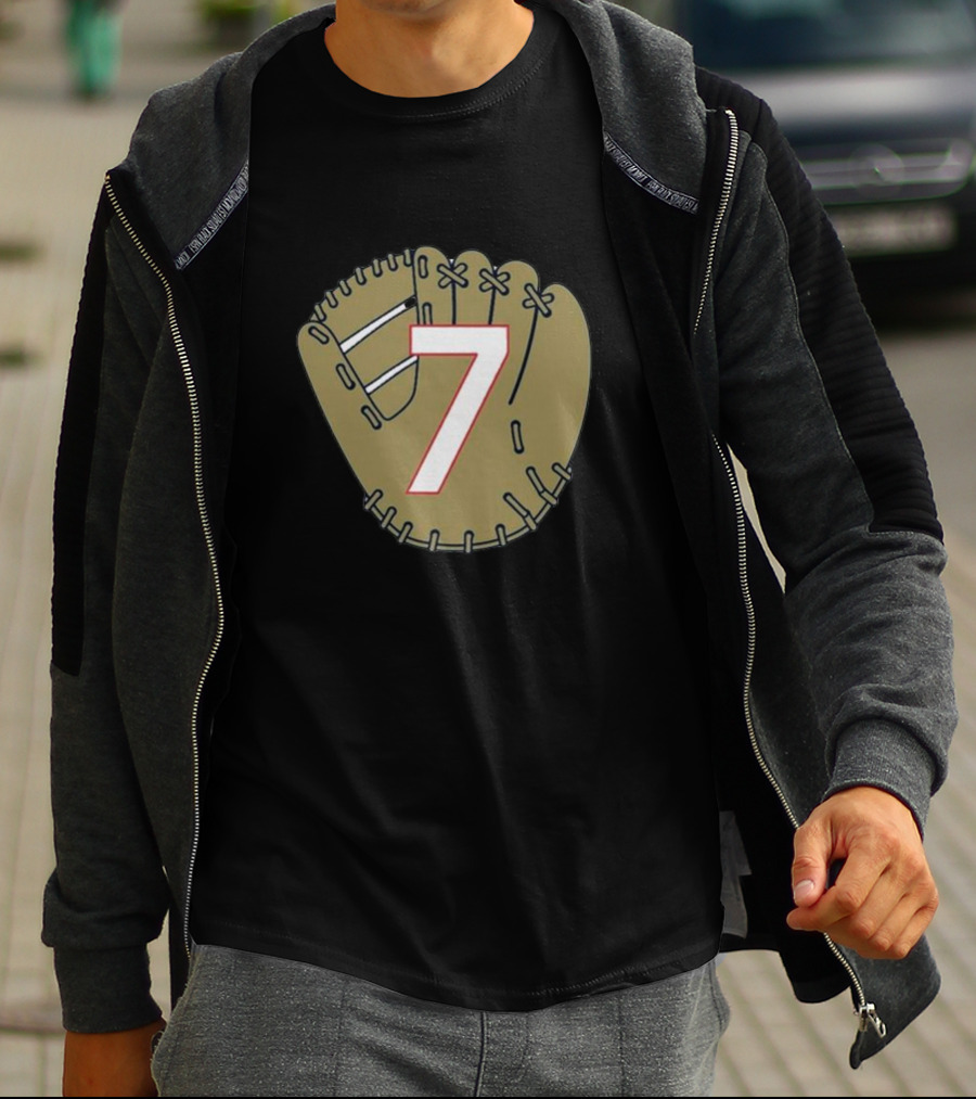 Dansby Swanson Number 7 Baseball Glove T-Shirt