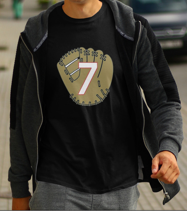 Dansby Swanson Number 7 Baseball Glove T-Shirt