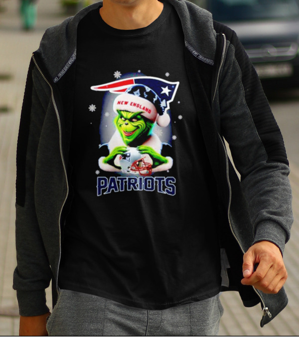 The Grinch Santa New England Patriots Christmas T-Shirt