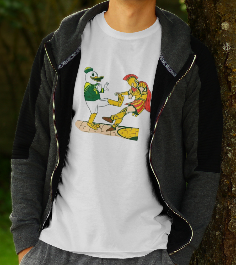 USC Trojans Versus Oregon Ducks Kick Scene T-Shirt