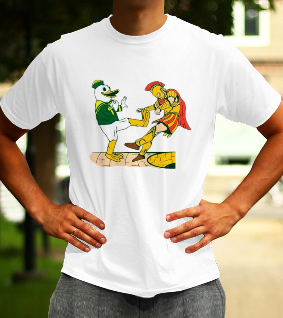 USC Trojans Versus Oregon Ducks Kick Scene T-Shirt