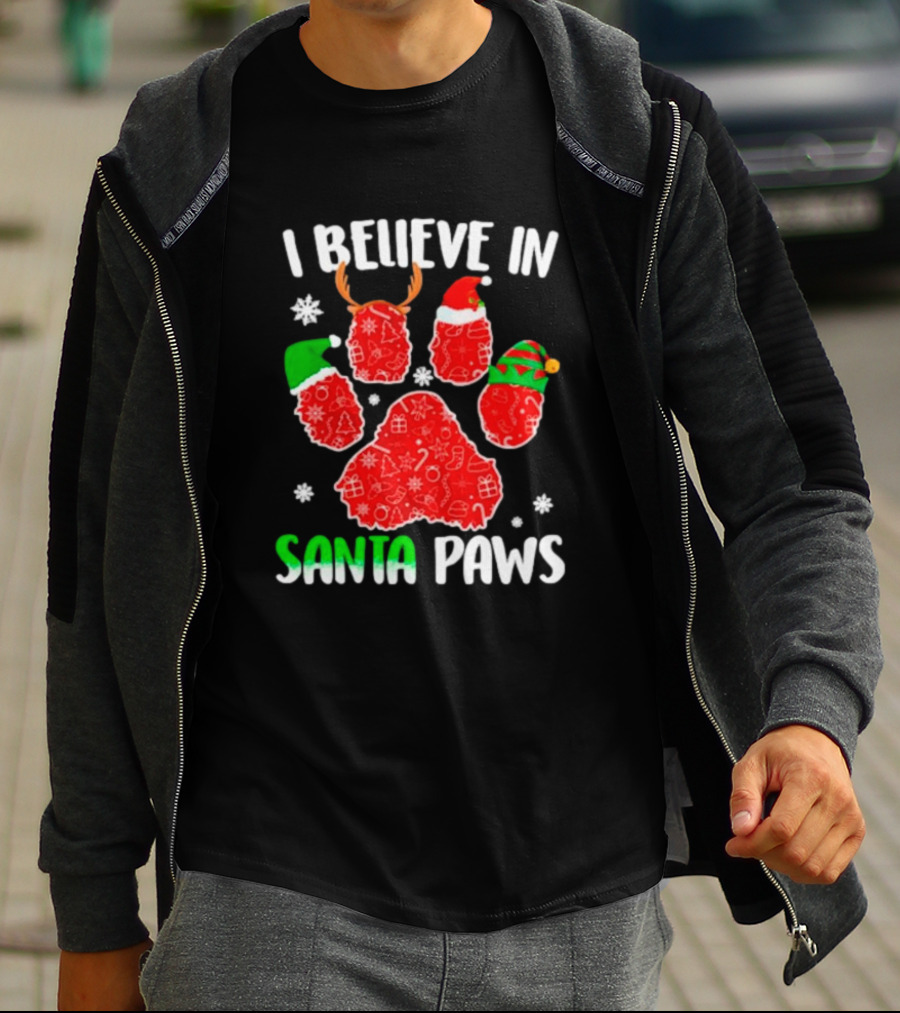 I Believe In Santa Paws With Festive Paw Prints And Hats T-Shirt