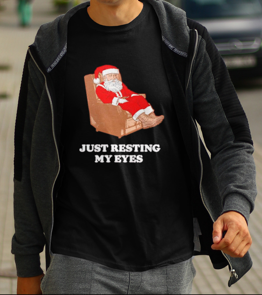 Santa Just Resting My Eyes In Chair Relaxing T-Shirt