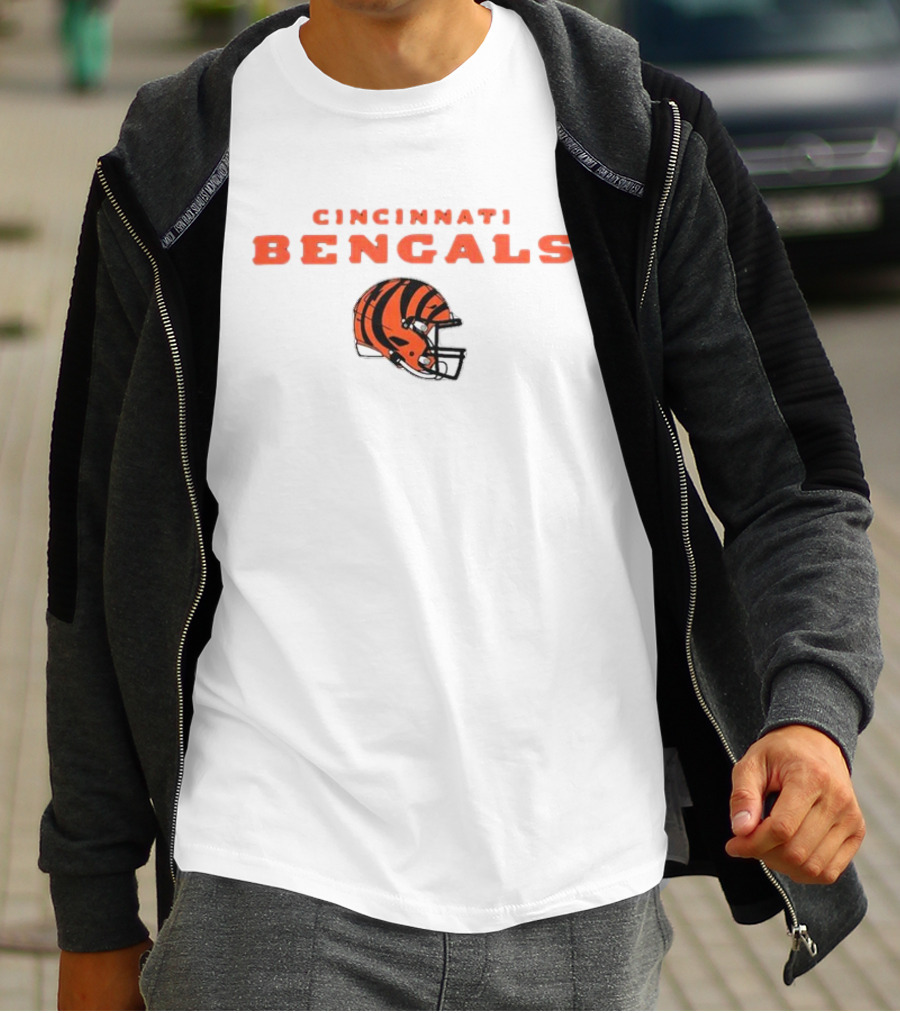 Logan Wilson Cincinnati Bengals 55 Number Helmet T-Shirt