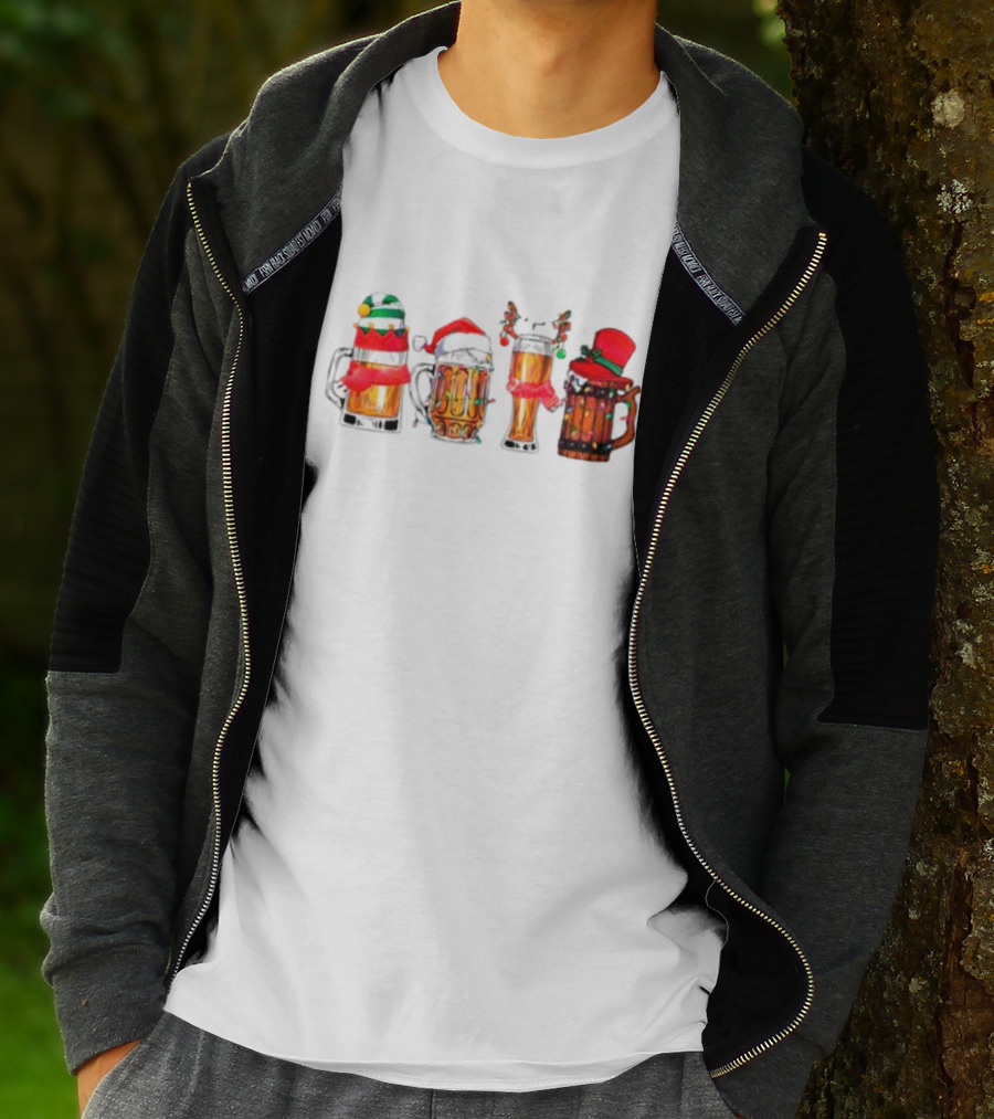 Christmas Beer Mugs Santa Hat And Holiday Decorations T-Shirt