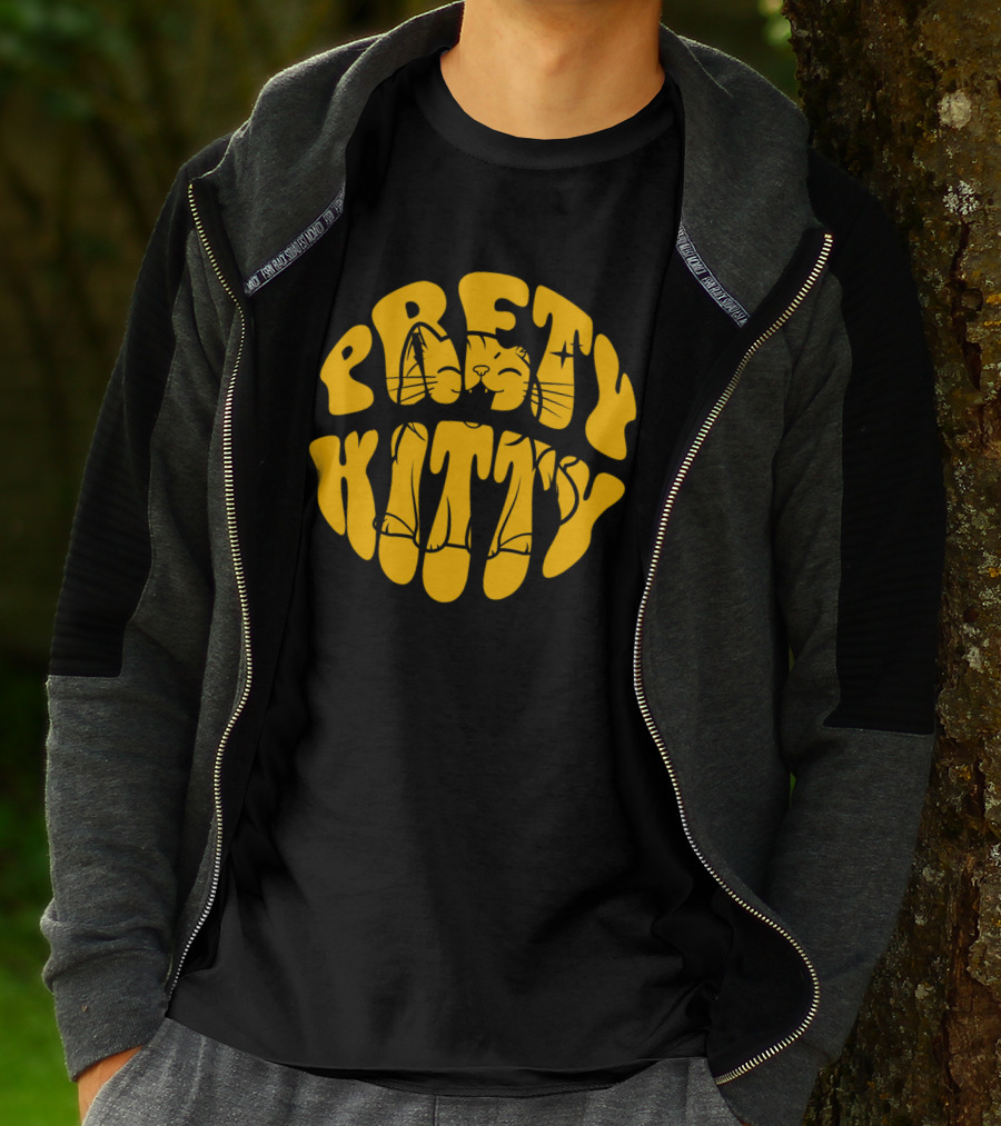 Pretty Kitty Cute Happy Cat Yellow Retro T-Shirt