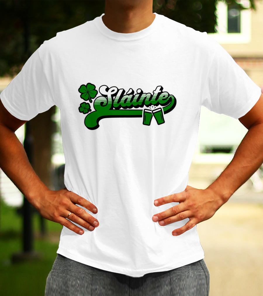Sláinte Shamrock Gaelic Toast With Beer Glasses T-Shirt