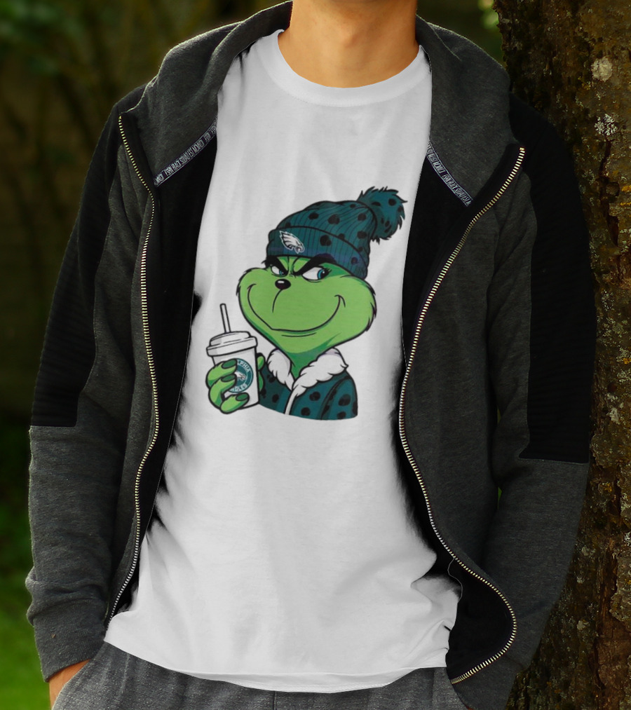 Grinch Holding Cup Wearing Philadelphia Eagles Beanie T-Shirt