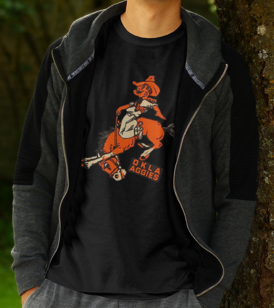 Oklahoma State Okla Aggies Cowboy Riding Horse T-Shirt