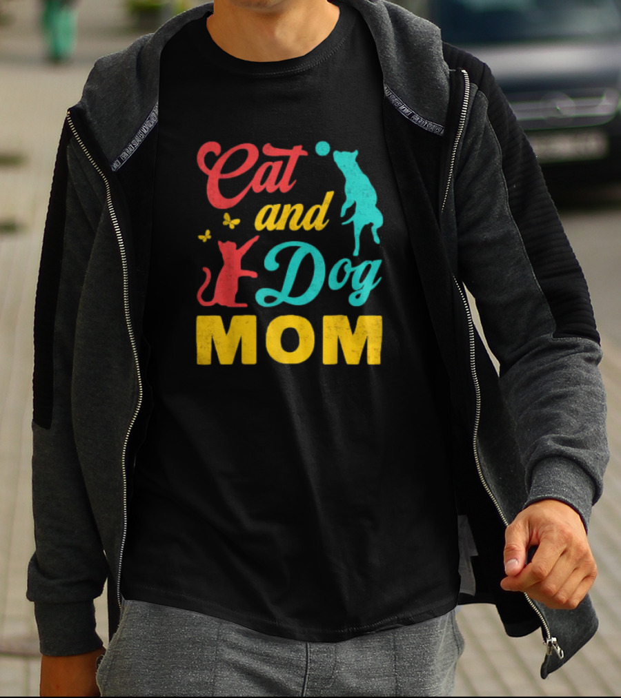 Cat And Dog Mom Vintage Mothers Day Cat Dog Lover Mama T-Shirt