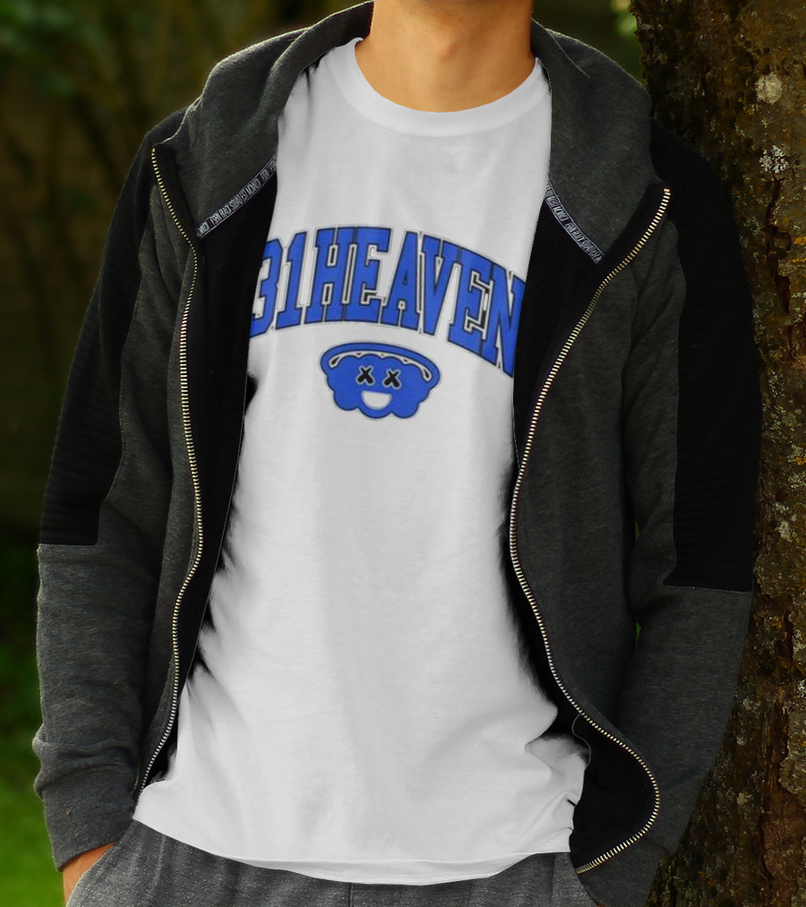 Young Mantis 31 Heaven Blue Smiling Cloud T-Shirt