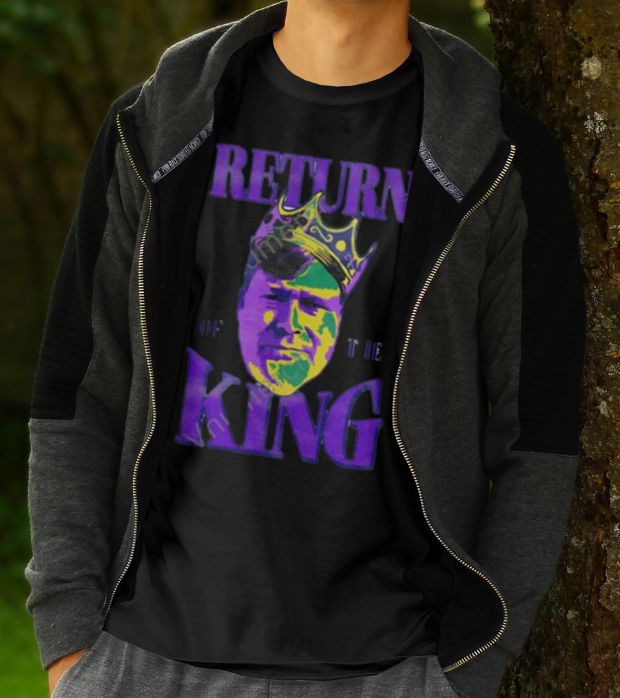 Mintzy Return Of The King Vibrant Portrait With Crown T-Shirt