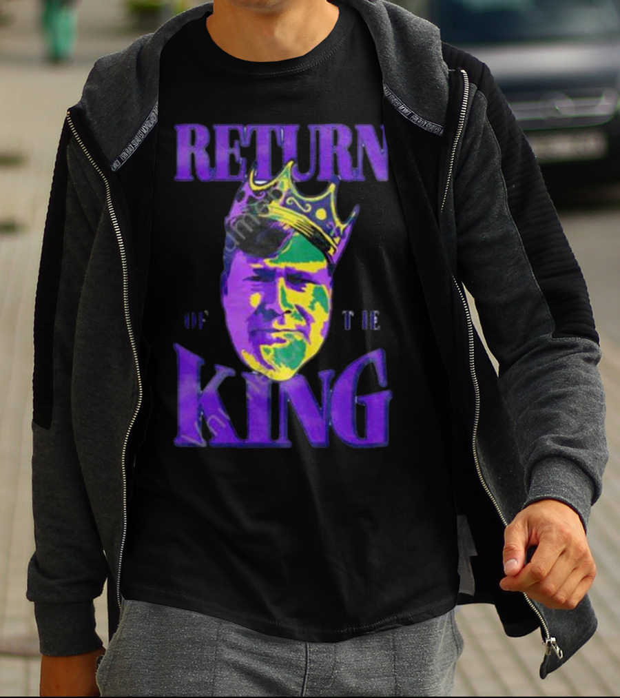 Mintzy Return Of The King Vibrant Portrait With Crown T-Shirt