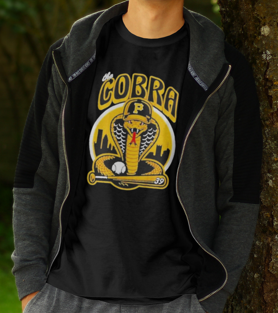 The Cobra Pittsburgh Pirates Baseball Bat City Skyline 39 T-Shirt
