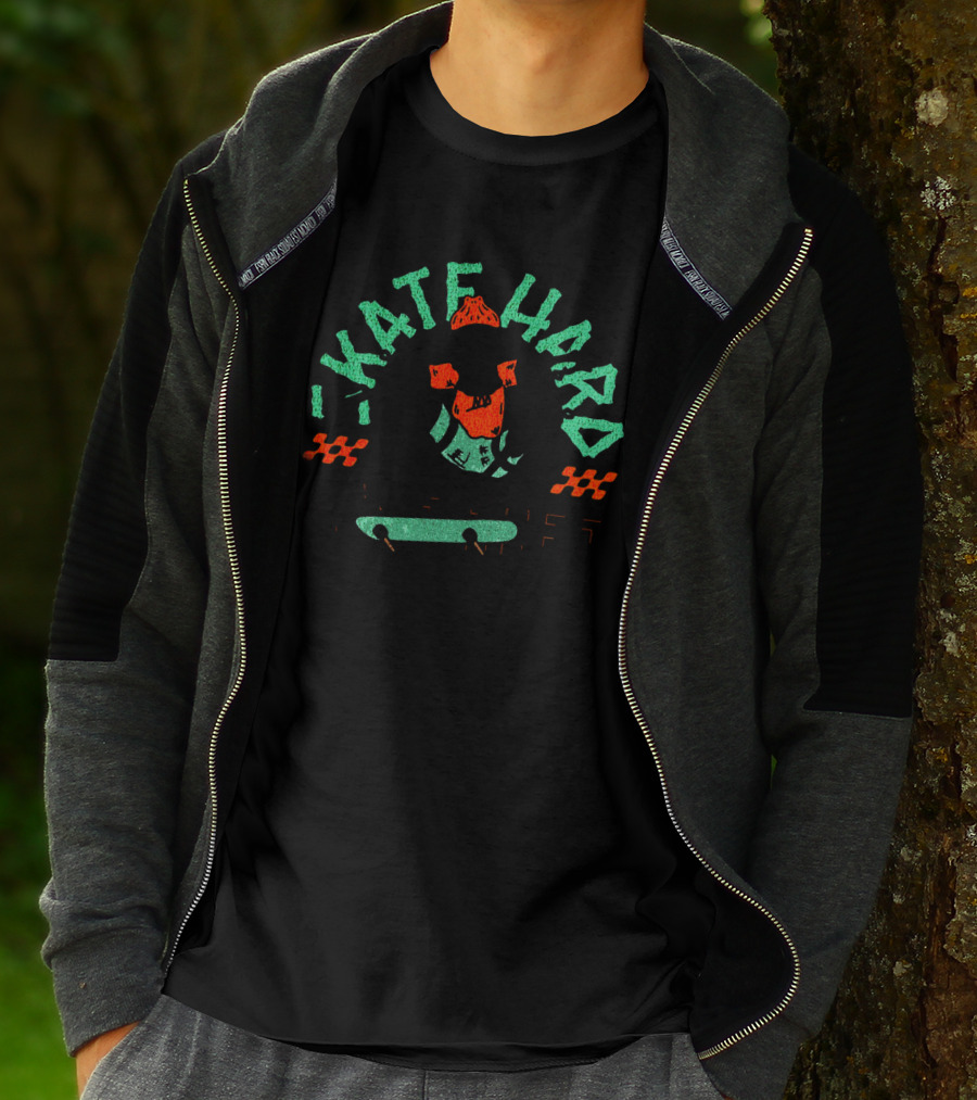 SKATE HARD LIVE FREE Skull Skateboard T-Shirt