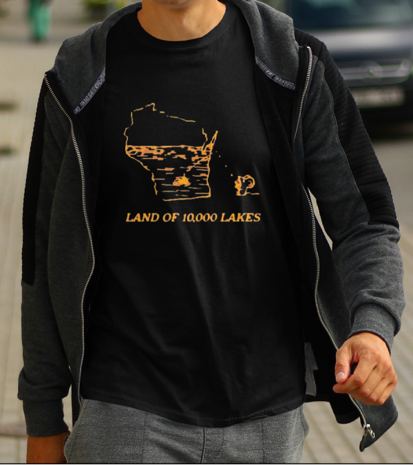 Land Of 10,000 Lakes Wisconsin Map Fishing Scene T-Shirt