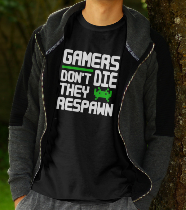 Gamers Don’t Die They Respawn Retro Space Invader T-Shirt