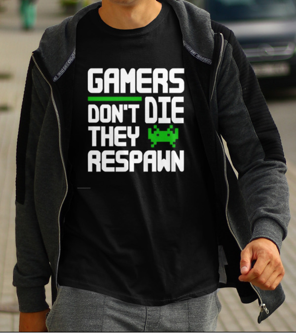 Gamers Don’t Die They Respawn Retro Space Invader T-Shirt