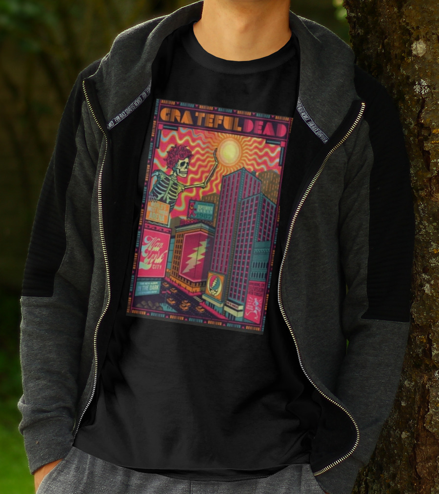 Grateful Dead World’s Most Famous Arena New York City September 15-20 1987 The New Album In The Dark T-Shirt