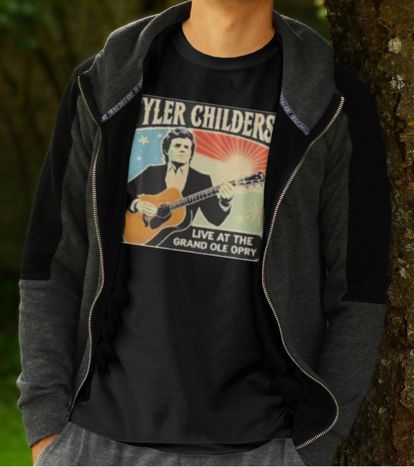 Tyler Childers Live Performance With Guitar At The Grand Ole Opry Iconic Event T-Shirt