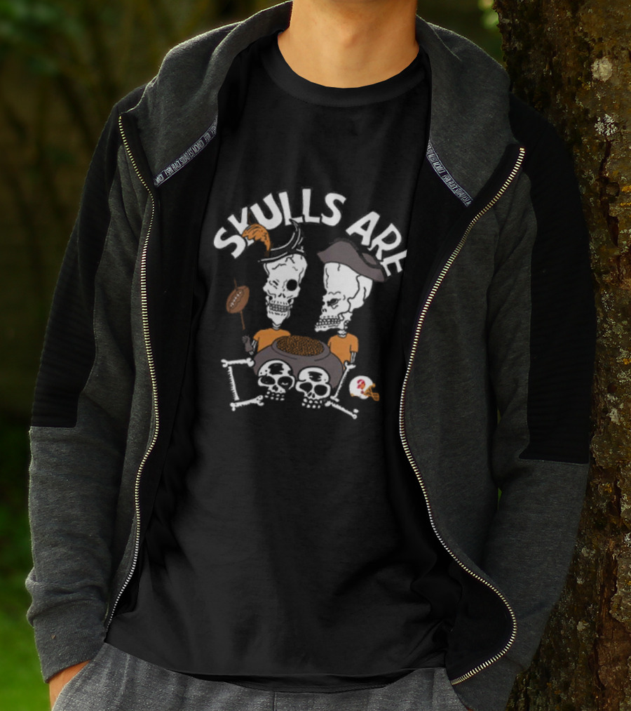 Skulls Are Cool Pirate Football Fans Tailgate Party T-Shirt