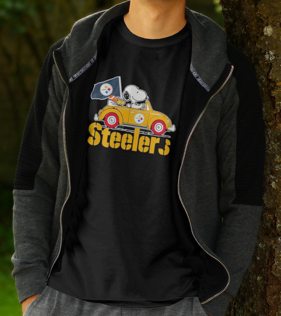 Peanuts Snoopy Woodstock Driving Yellow Car With Steelers Flag T-Shirt