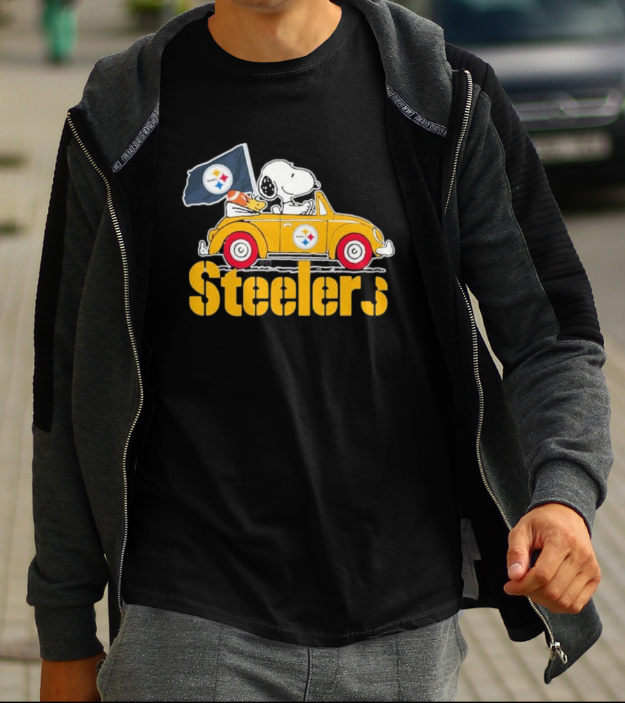 Peanuts Snoopy Woodstock Driving Yellow Car With Steelers Flag T-Shirt