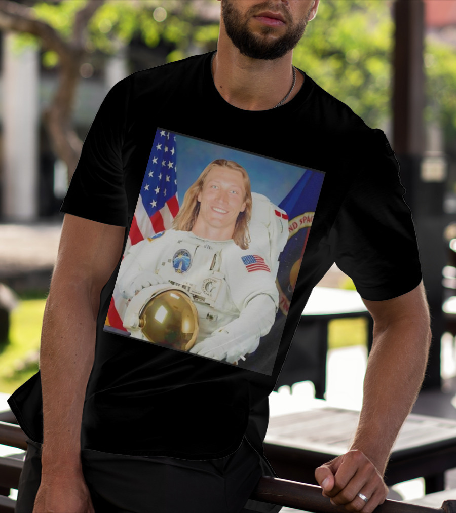 Trevor Lawrence Jacksonville Jaguars Win A Game Or Go To The Moon Astronaut USA Flag T-Shirt