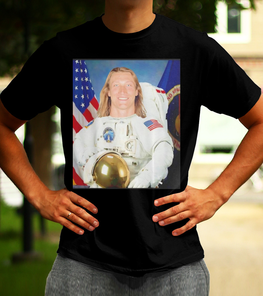 Trevor Lawrence Jacksonville Jaguars Win A Game Or Go To The Moon Astronaut USA Flag T-Shirt