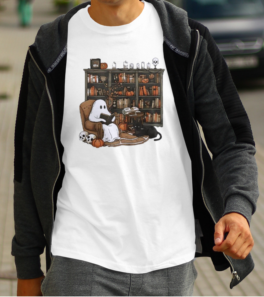 Retro Ghost Reading Books Skeletons Pumpkins Black Cat Library T-Shirt