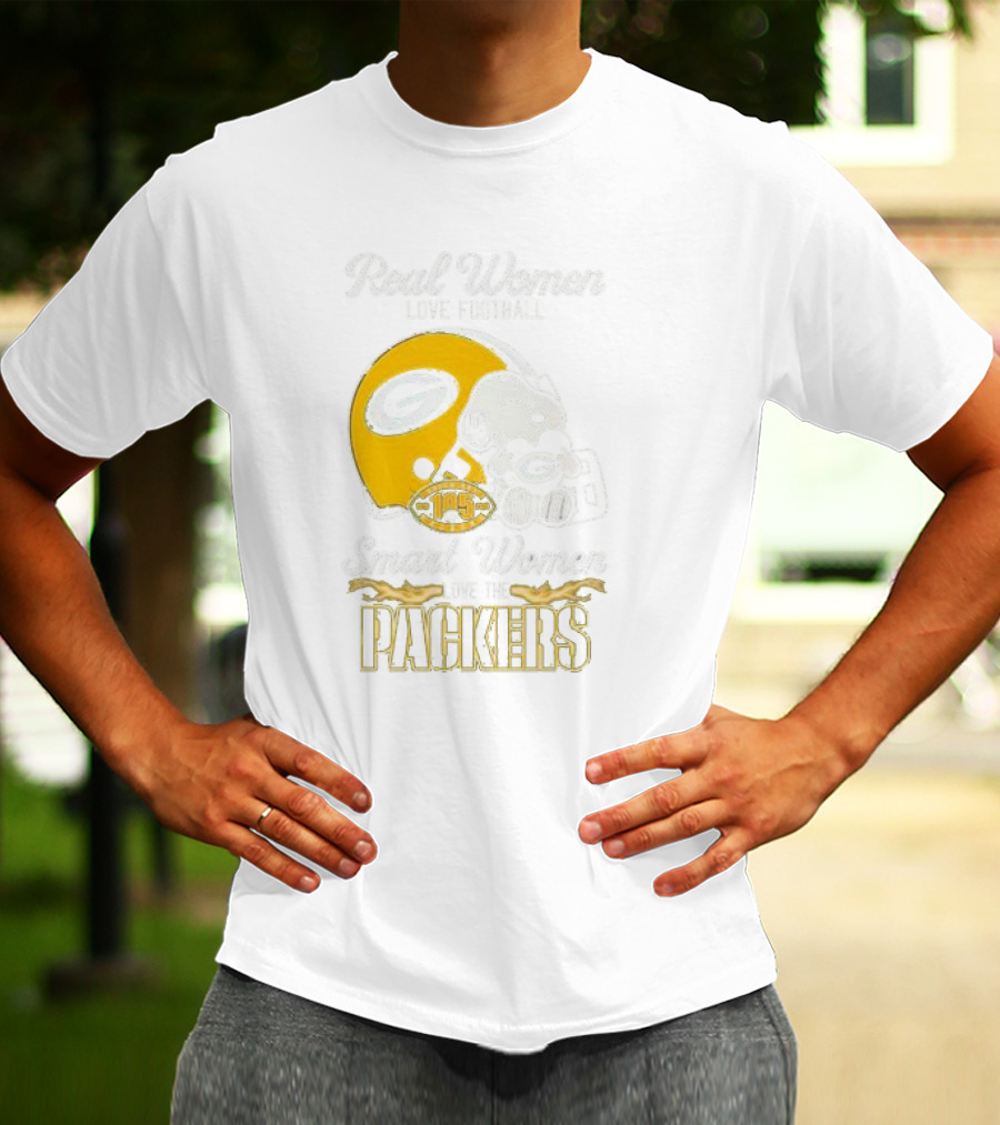 Real Women Love Football Smart Women Love The Packers X Snoopy Helmet Gold Football 105 T-Shirt