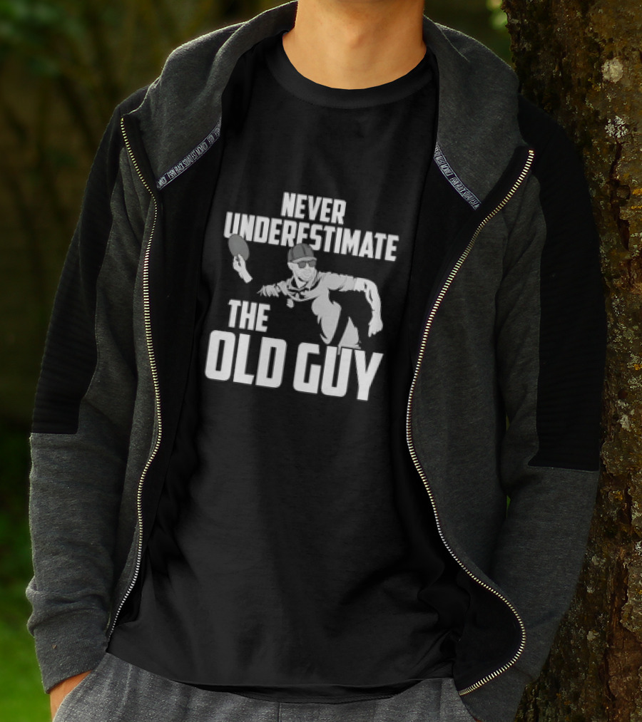 Never Underestimate The Old Guy Disc Golf Lover Dad Player T-Shirt