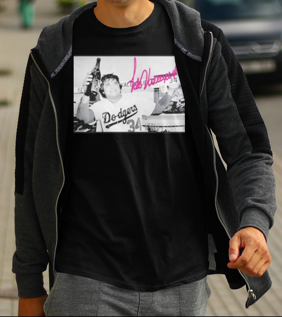 Dodgers Fernando Valenzuela Vintage Photo With Signature Baseball T-Shirt