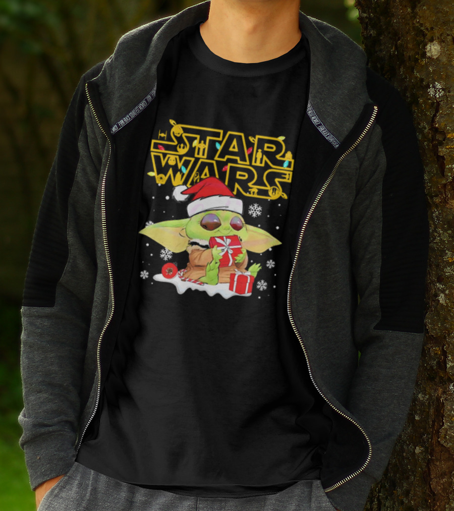 Star Wars Baby Yoda Christmas Santa Hat Snowflakes T-Shirt