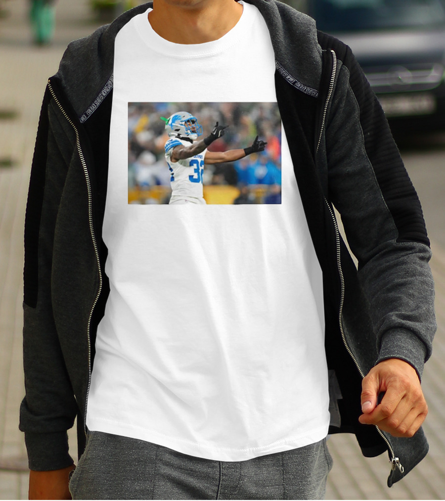 Brian Branch Lions Number 32 Gesture Towards Packers Crowd T-Shirt