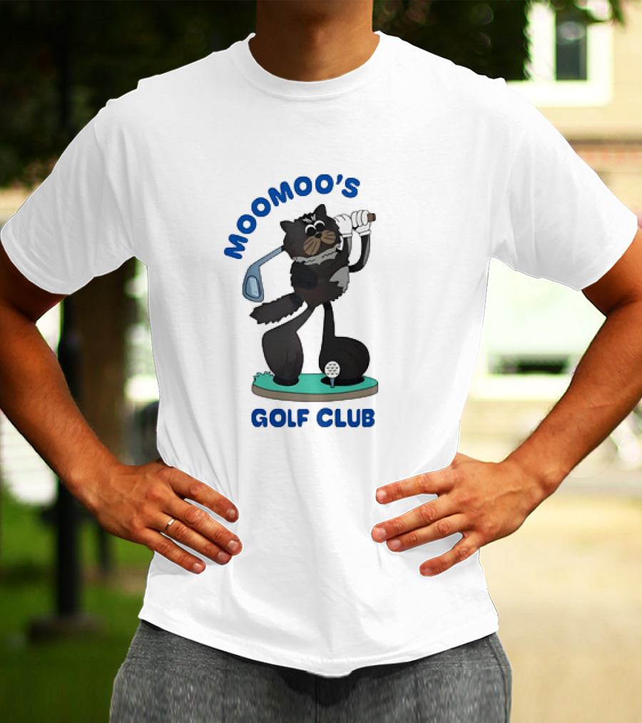 Moomoo's Golf Club Playful Cat On The Fairway T-Shirt