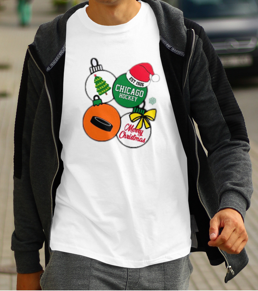Merry Christmas Chicago Hockey Est 1926 Santa Hat Ornaments Hockey Puck Holiday T-Shirt
