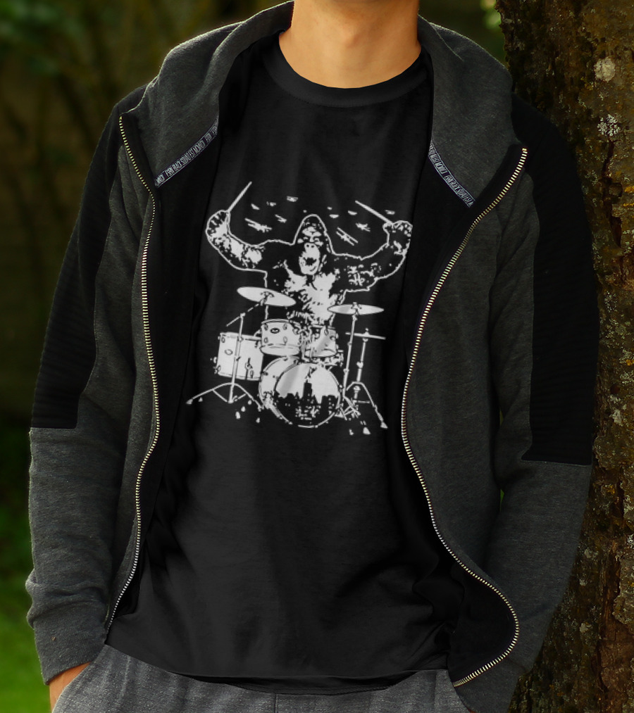 Gorilla King Kong Iconic Drumming Scene With Helicopters And City Skyline T-Shirt